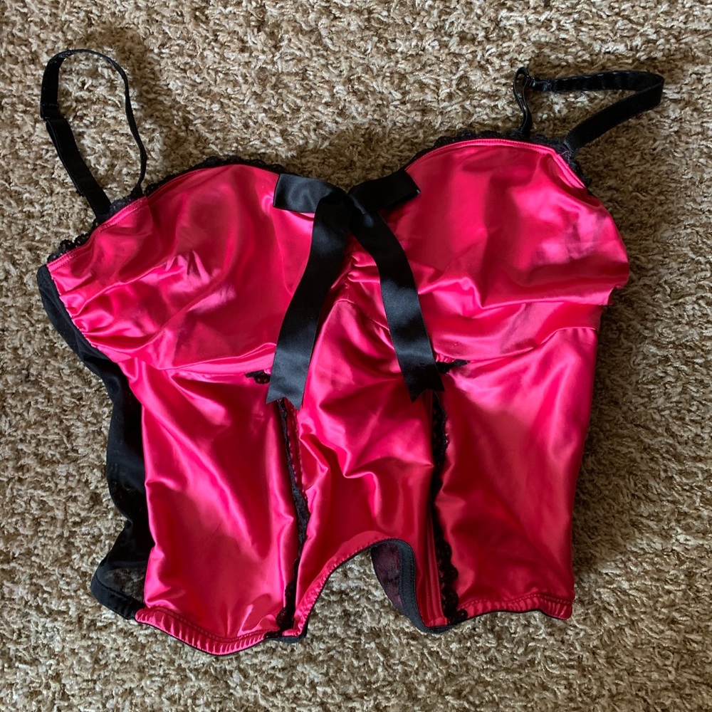 LB Women’s hard to find push up cincher BRA